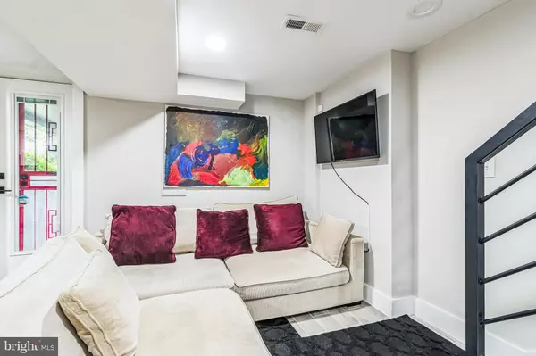 Washington, DC 20011,805-B JEFFERSON ST NW