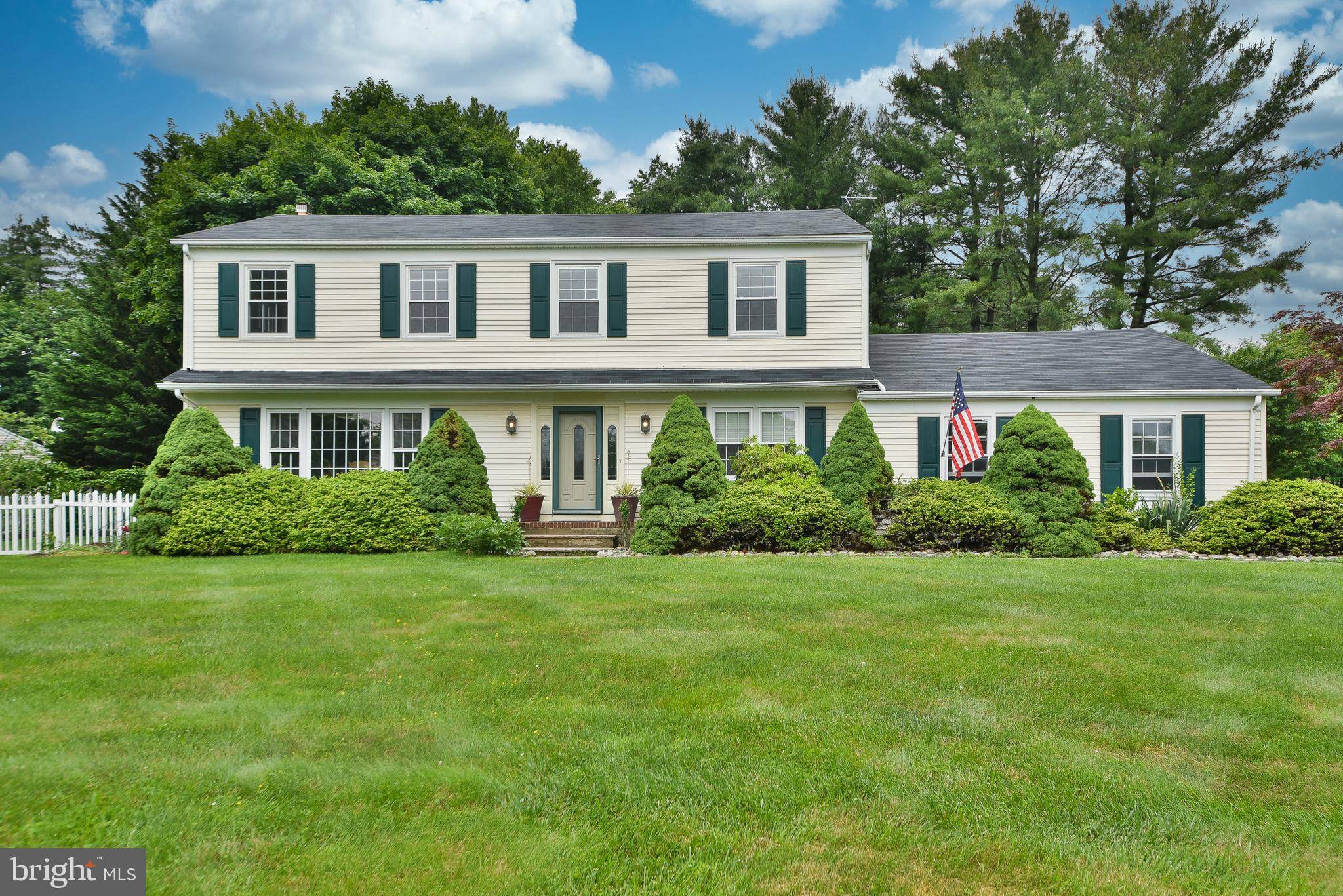 37 FLINTLOCK DR, Long Valley, NJ 07853