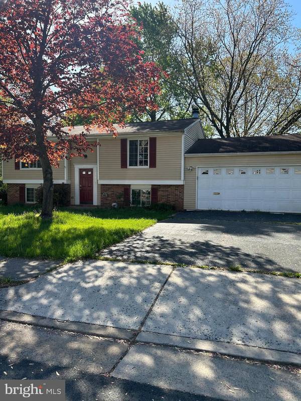 12835 PINECREST RD, Herndon, VA 20171