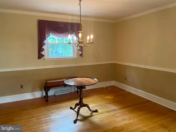 Cinnaminson, NJ 08077,604 IVYSTONE LN