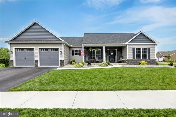208 PEBBLE DR, Elizabethtown, PA 17022