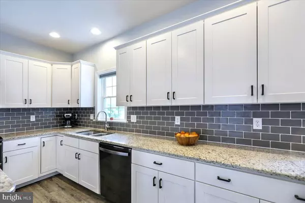 Elizabethtown, PA 17022,208 PEBBLE DR
