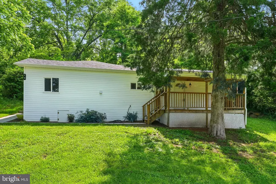 14 SUMMIT POINT DR, Front Royal, VA 22630