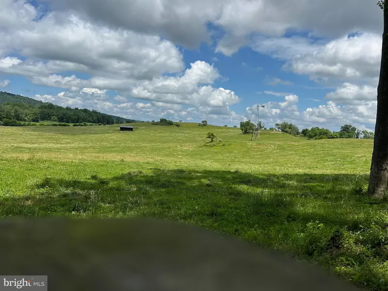 10674 ADA RD, Marshall, VA 20115