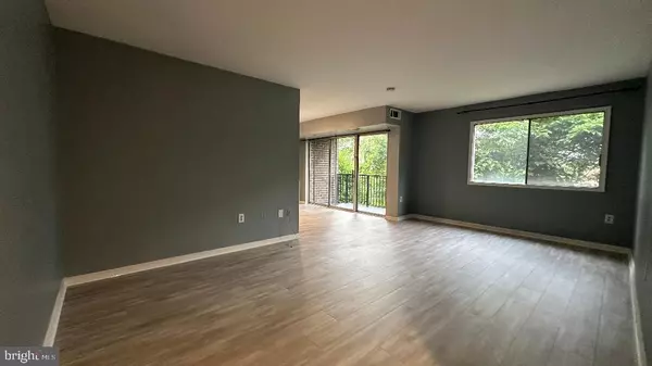 Woodbridge, VA 22192,12703 LOTTE DR #102