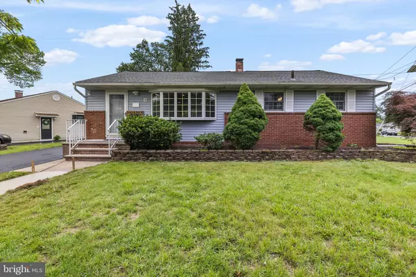 5 SHELBURNE DR, Ewing, NJ 08618