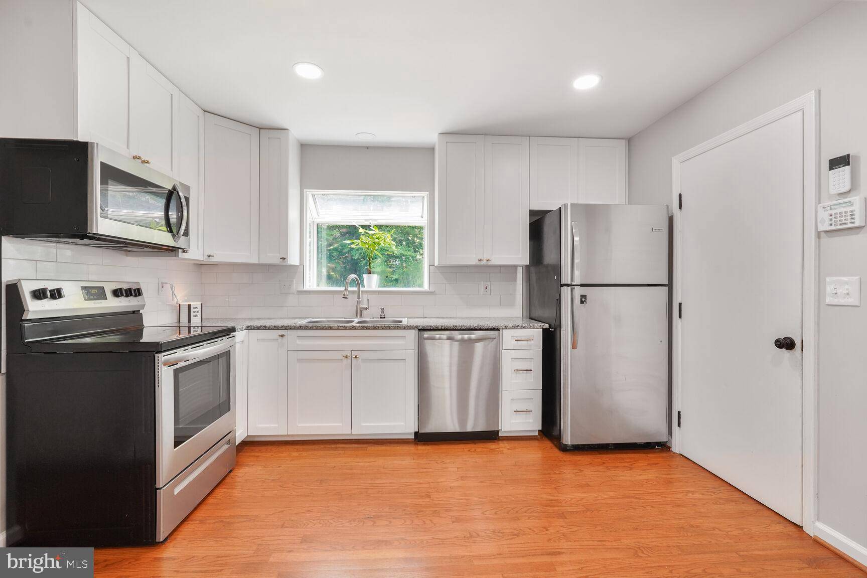 Dumfries, VA 22025,15871 MONTVIEW DR