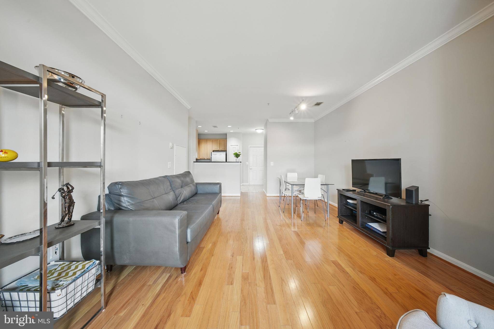 Arlington, VA 22206,2465 ARMY NAVY DR #1-303