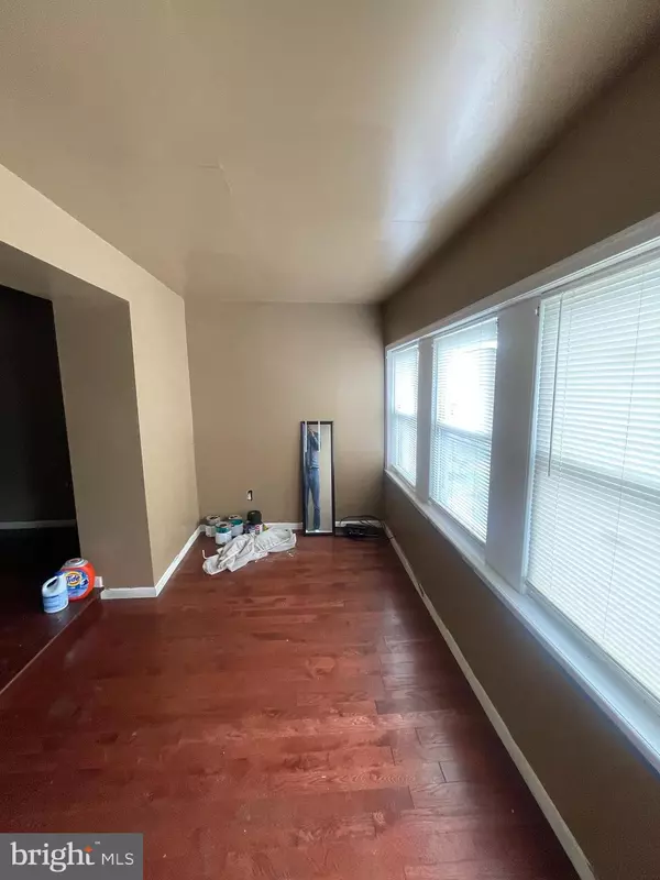 Philadelphia, PA 19142,6438 BUIST AVE