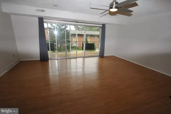 Fairfax, VA 22030,10169 FAIR WOODS DR #205