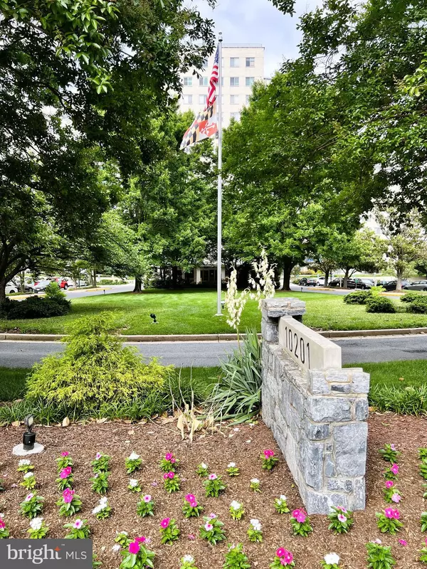 10201 GROSVENOR PL #915, Rockville, MD 20852