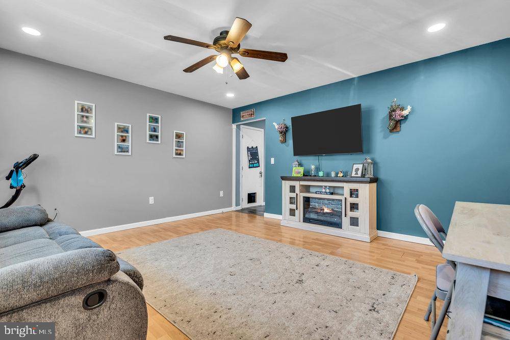Barnegat, NJ 08005,5 MIDSHIP DR