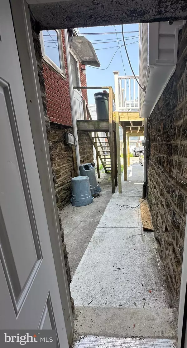 Philadelphia, PA 19120,4806 N 8TH ST