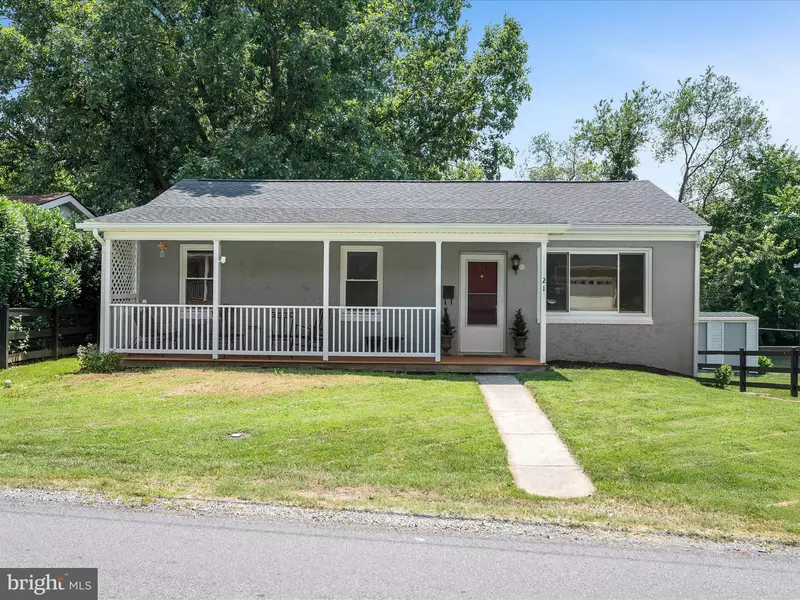 21 W FAIRFAX ST, Berryville, VA 22611