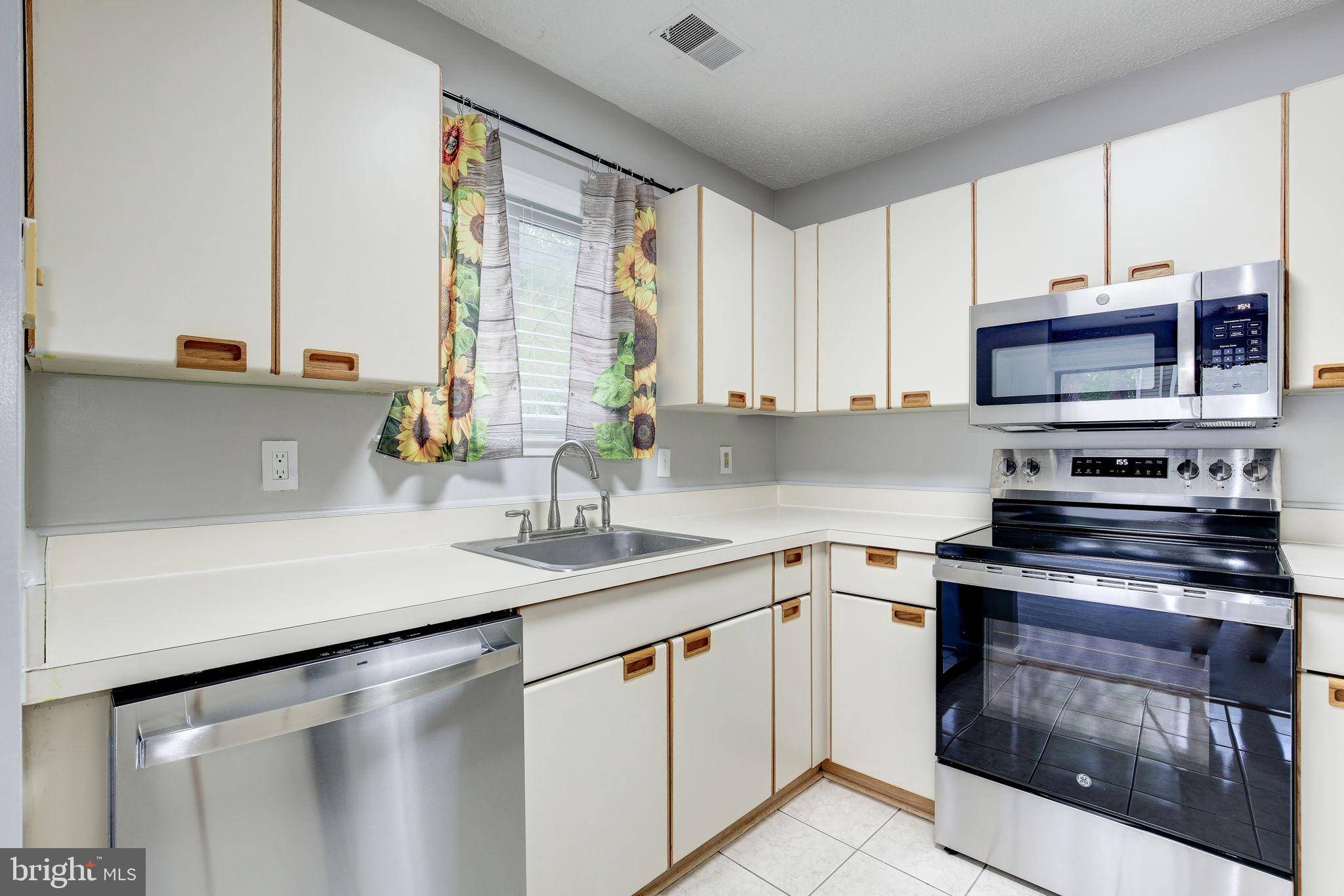 Reston, VA 20191,1963-A VILLARIDGE DR