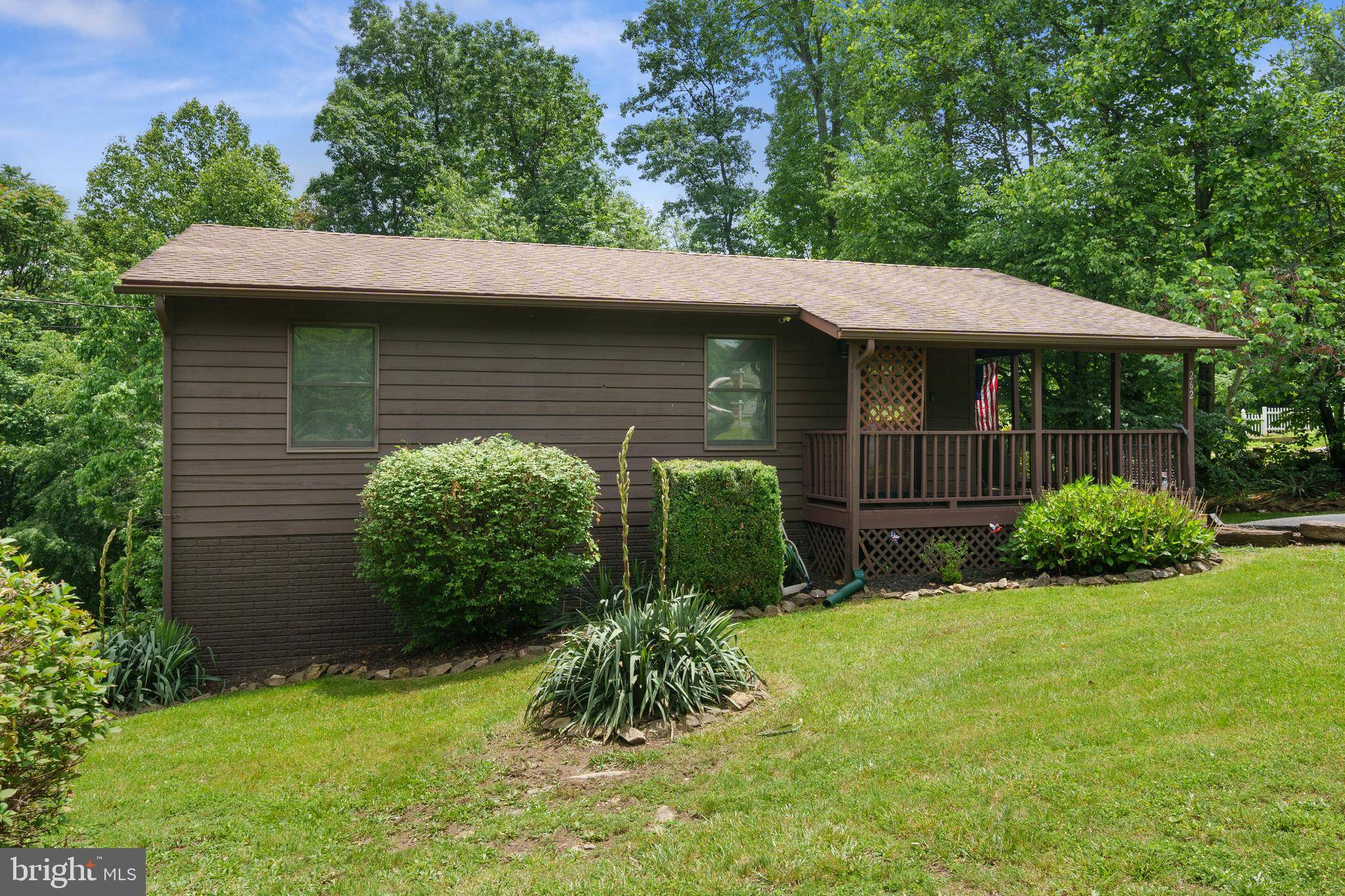 262 BLUE VALLEY RD, Linden, VA 22642