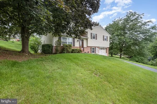 Lititz, PA 17543,3 JULIE TER