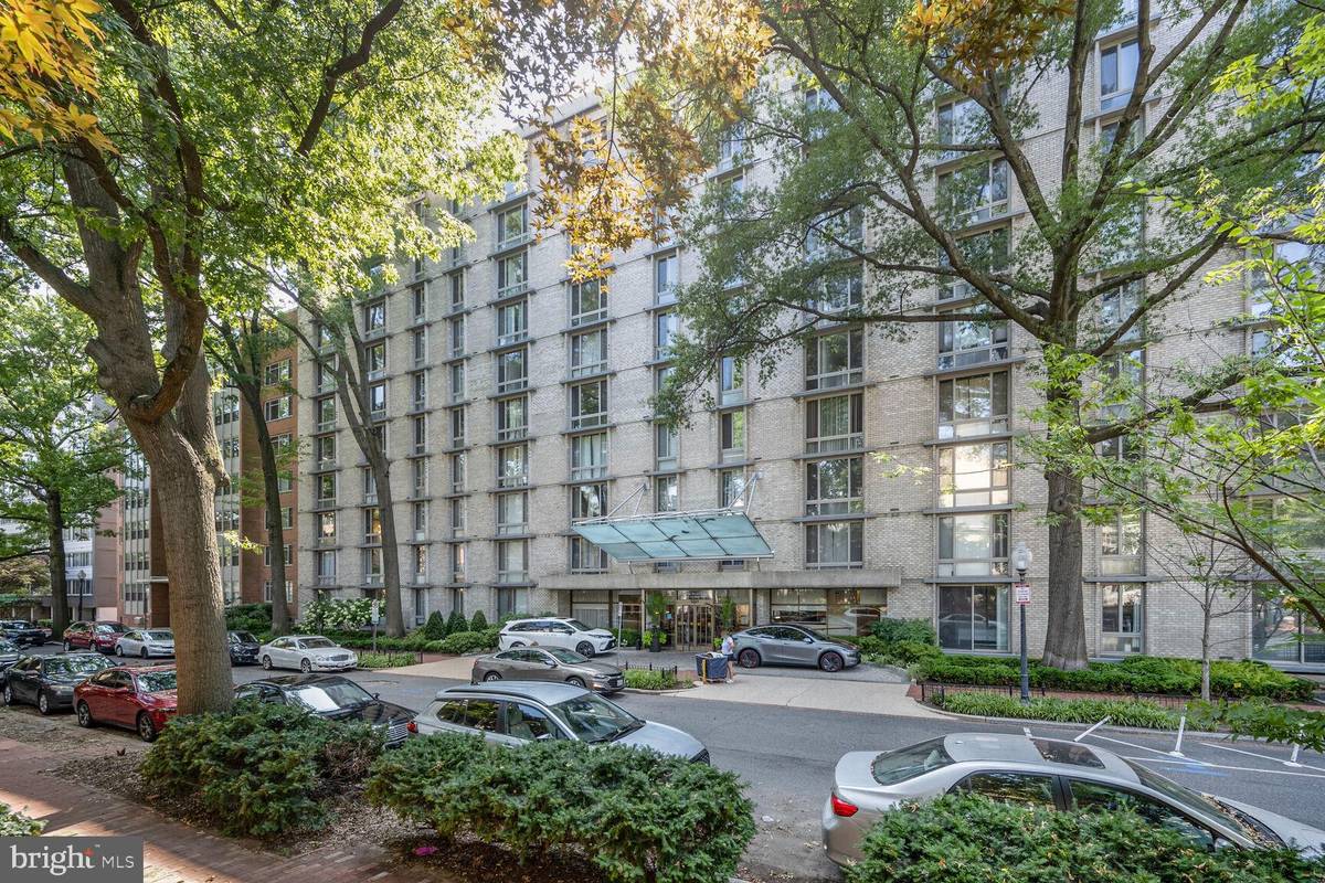 Washington, DC 20037,950 25TH ST NW #811N