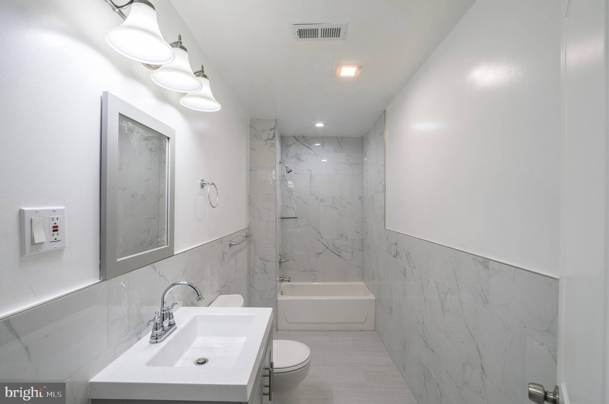 Philadelphia, PA 19103,1726 PINE ST #UNIT 1F