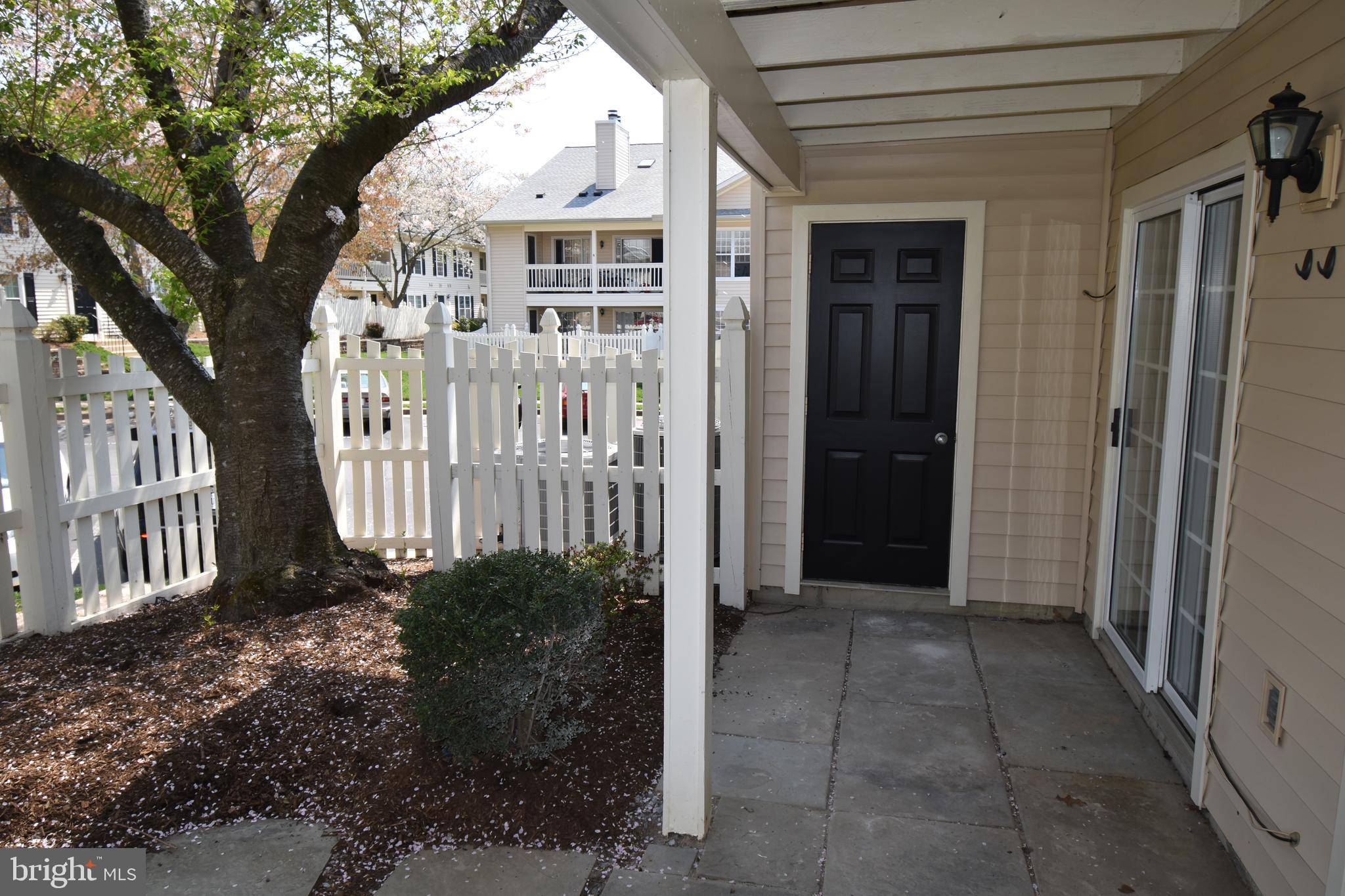 Oakton, VA 22124,10208-A ASHBROOKE CT #17