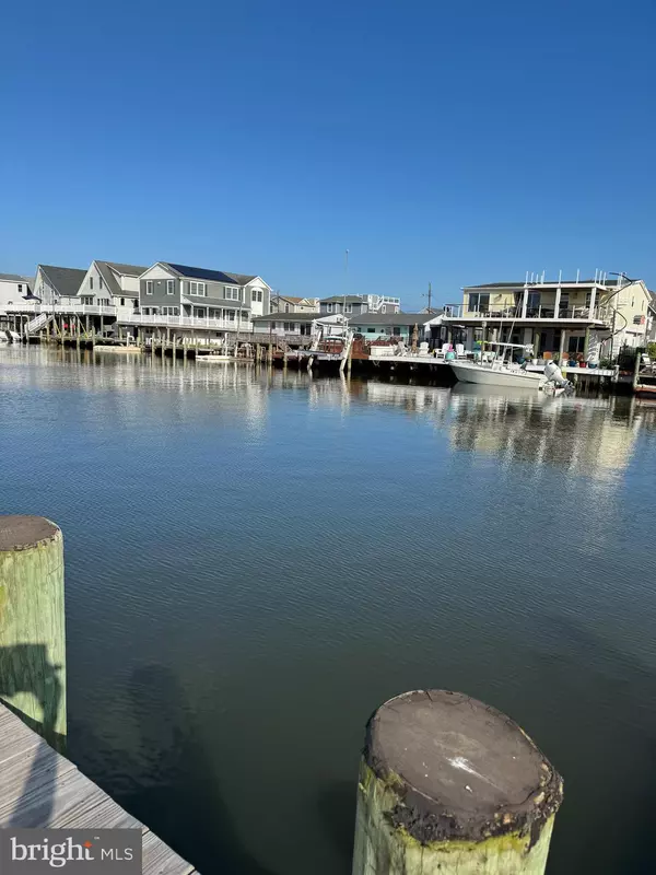 Tuckerton, NJ 08087,134 FLAMINGO RD