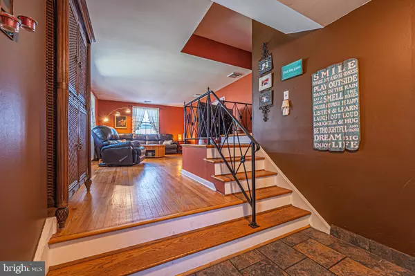 Northfield, NJ 08225,6 HOLLY DR