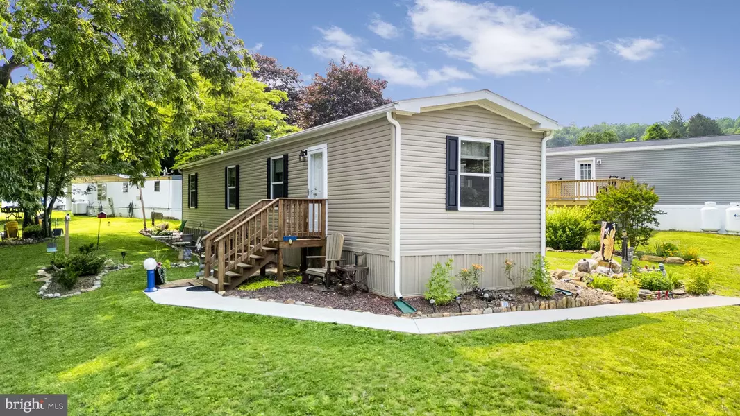 799 WILLOW LN, Gap, PA 17527