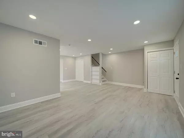 Capitol Heights, MD 20743,7204 G ST