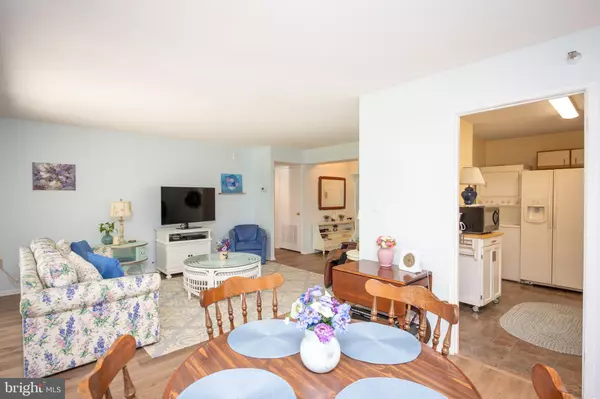 Silver Spring, MD 20906,15107 INTERLACHEN DR #2-102