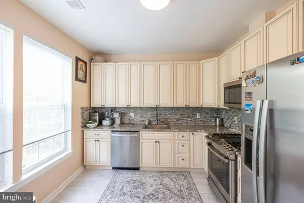 Germantown, MD 20876,12008 AMBER RIDGE CIR #A-302