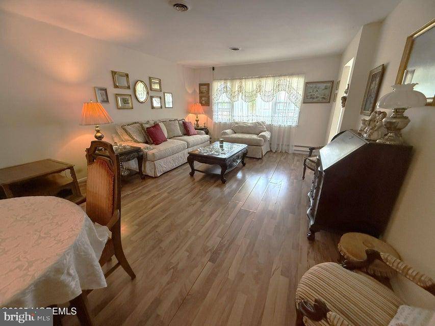 Toms River, NJ 08757,89 BRAKENBURY DR
