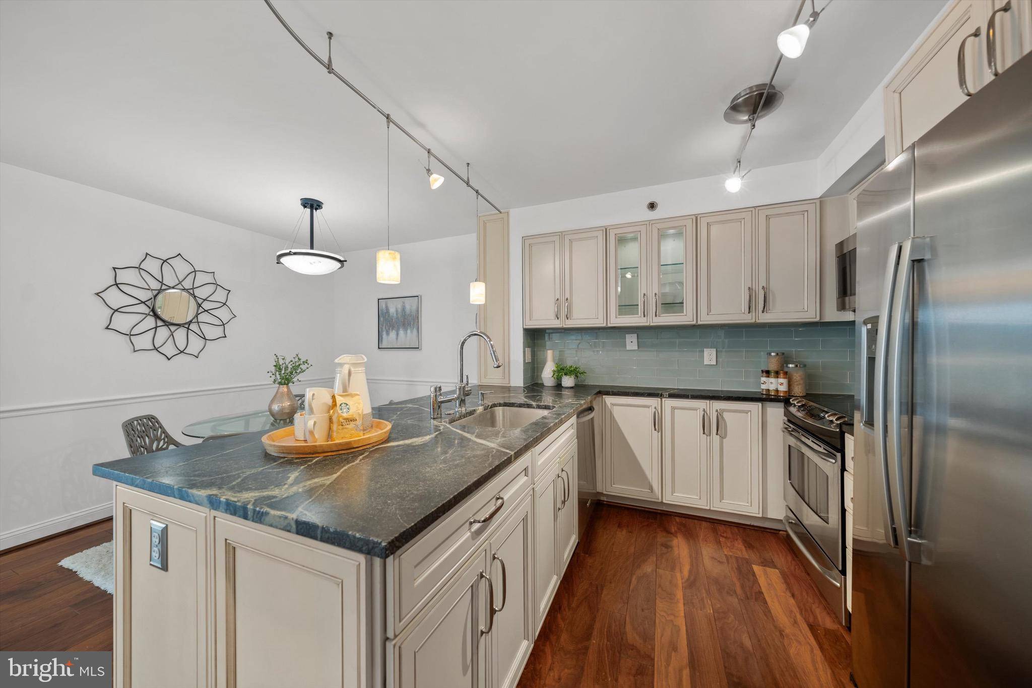 Bethesda, MD 20814,7500 WOODMONT AVE #S922