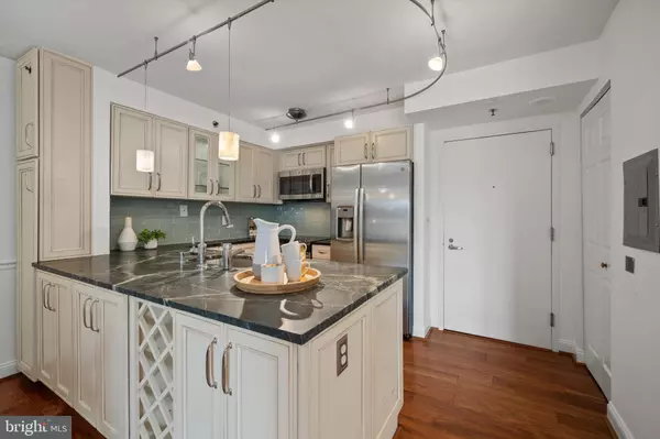 Bethesda, MD 20814,7500 WOODMONT AVE #S922