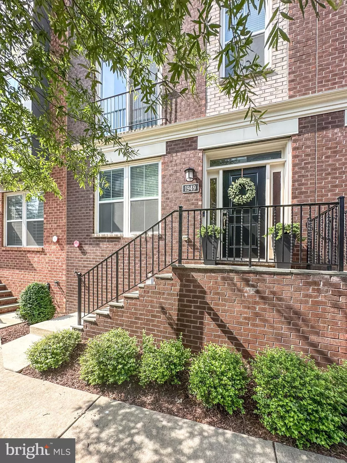 Reston, VA 20191,1949 ROLAND CLARKE PL