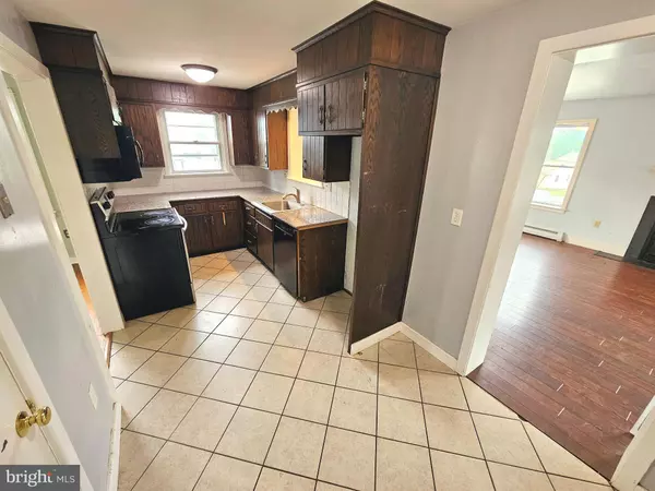 Lancaster, PA 17603,1935 HEMLOCK RD
