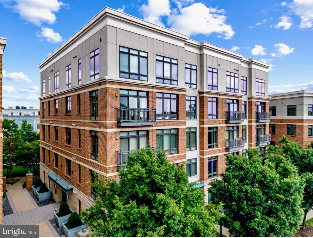 Alexandria, VA 22314,915 N PATRICK ST #206