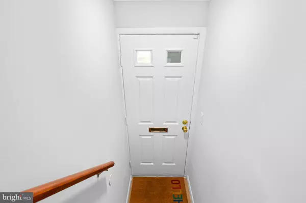 Arlington, VA 22206,2637 S WALTER REED DR #B