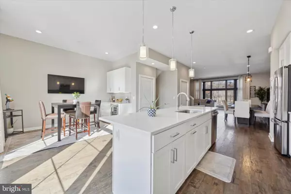 Philadelphia, PA 19127,4537 RIVERSIDE WAY