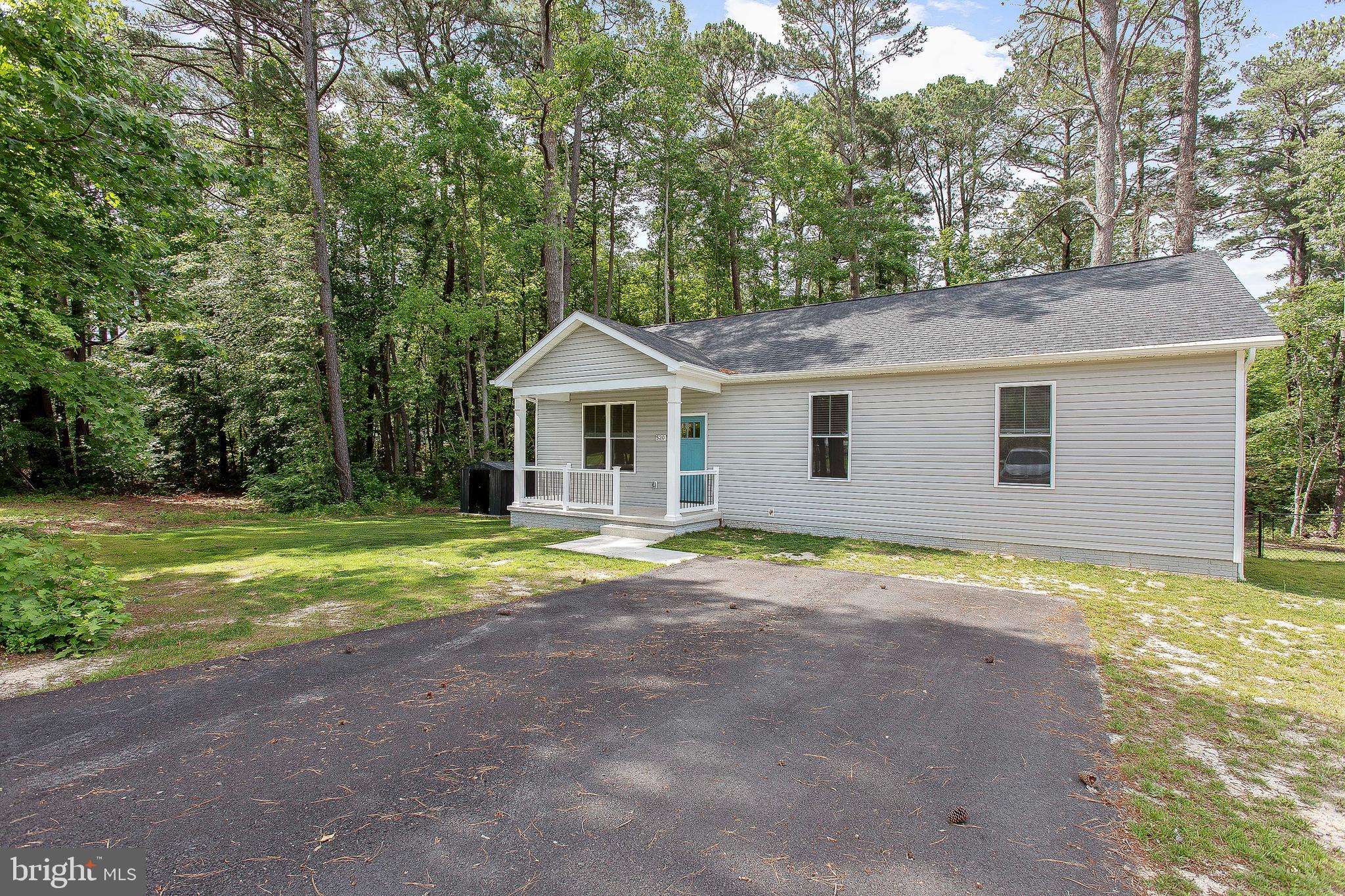 Montross, VA 22520,520 GLEBE RD S