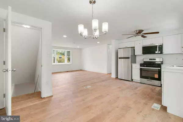 Clinton, MD 20735,12901 APPLECROSS DR