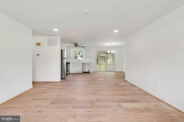 Clinton, MD 20735,12901 APPLECROSS DR
