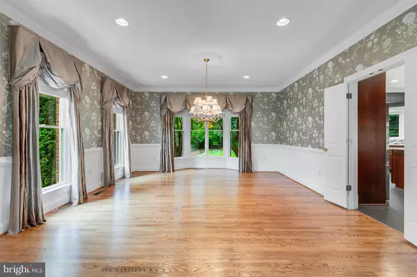 Oakton, VA 22124,10501 HANNAH FARM RD