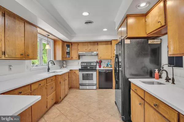 Mechanicsburg, PA 17055,18 GEORGE CIR