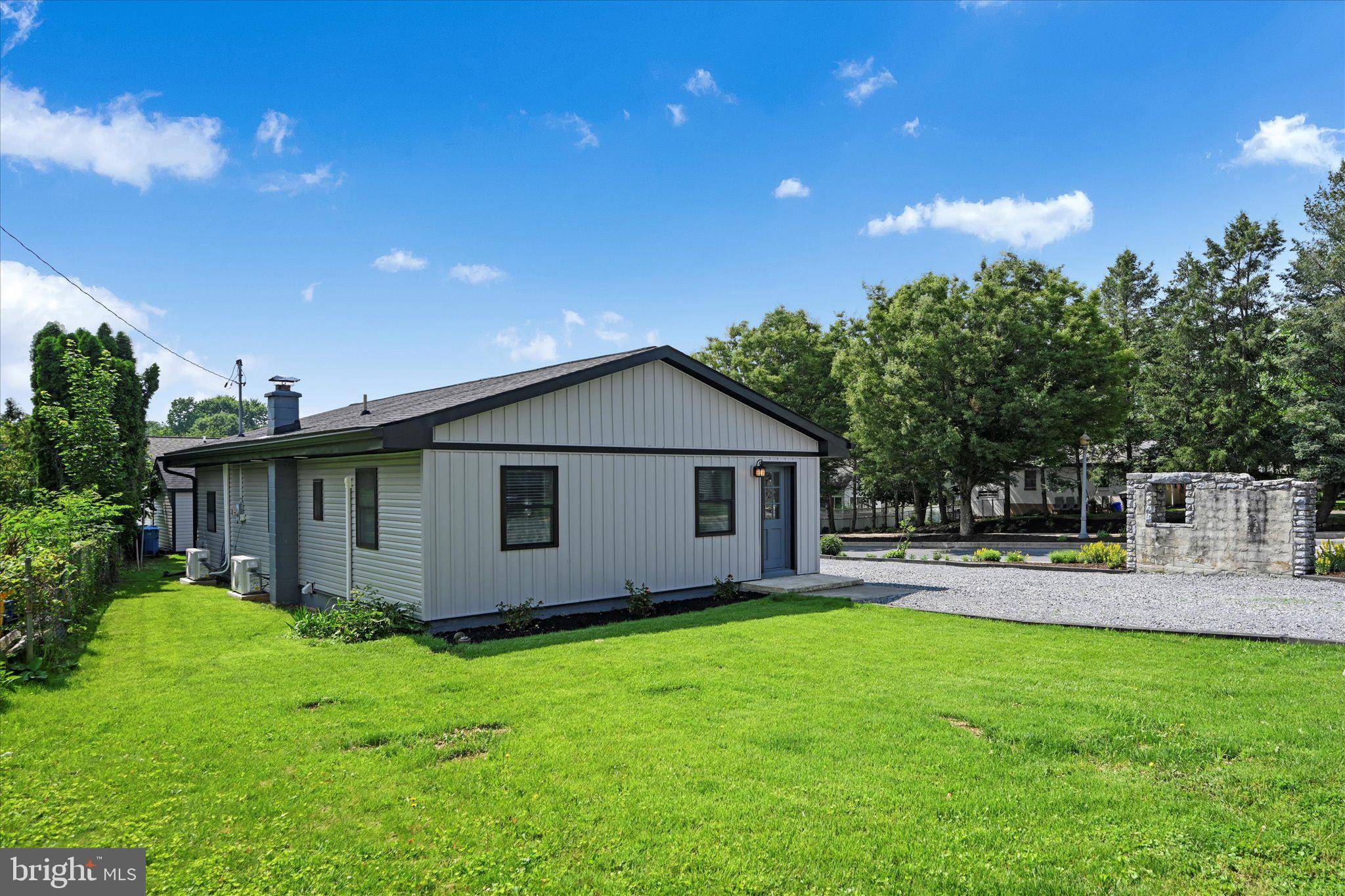 Hummelstown, PA 17036,216 N DUKE ST