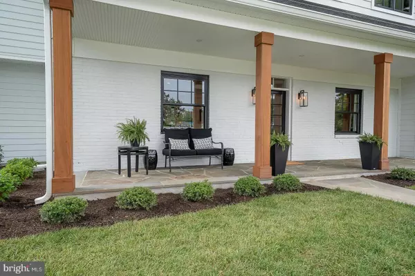 Wayne, PA 19087,427 SCHOOL LN