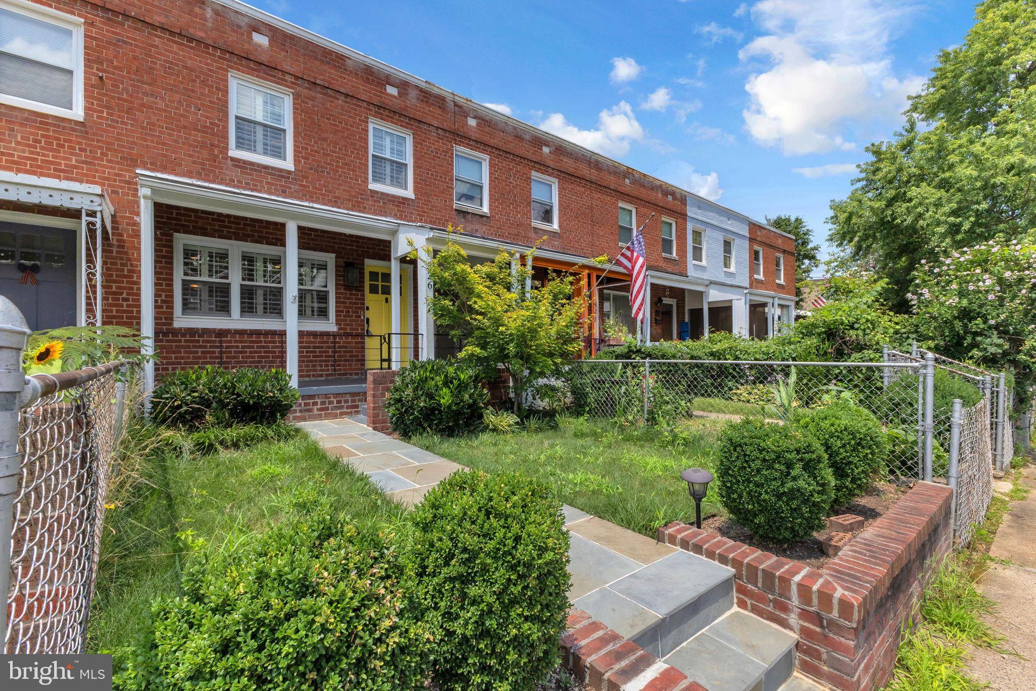 Alexandria, VA 22301,526 DUNCAN AVE E