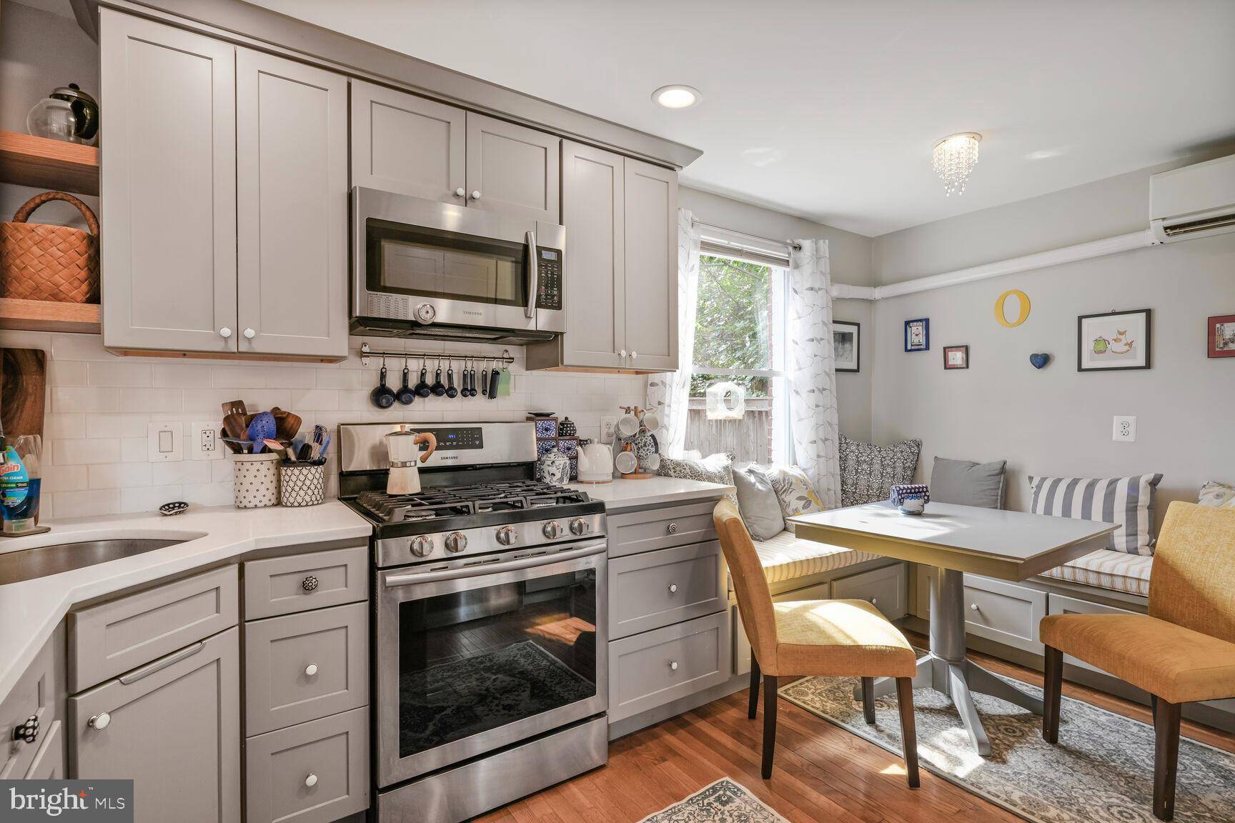Arlington, VA 22206,2422 S OAKLAND ST
