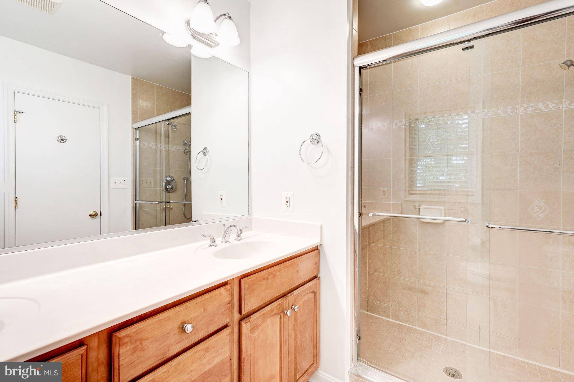 Mclean, VA 22101,6800 DEAN DR