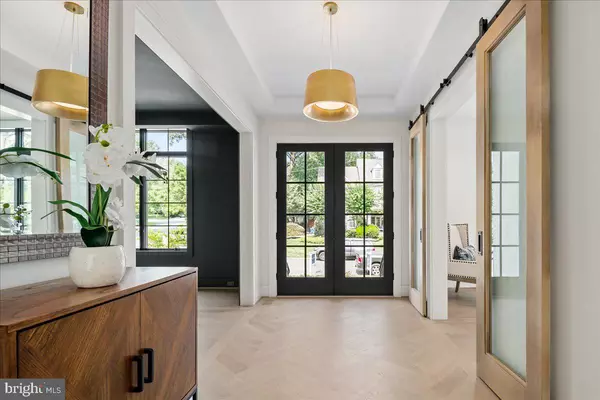 Mclean, VA 22101,7011 ELIZABETH DR