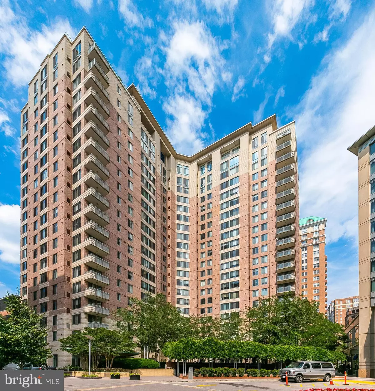 Arlington, VA 22203,851 N GLEBE RD #1413